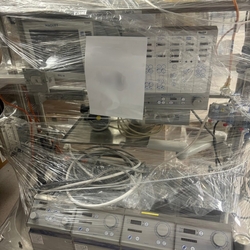 (L-R) Theatre Manager Julian Kueh, Senior Perfusion Technician Sally McLeod, and Medical Perfusionist Dr David D’Silva with the San's new heart-lung machine