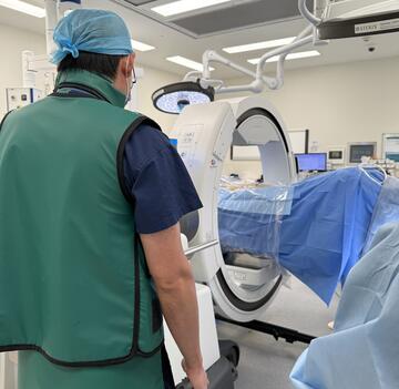 A San radiographer operates the new G-Arm imaging device